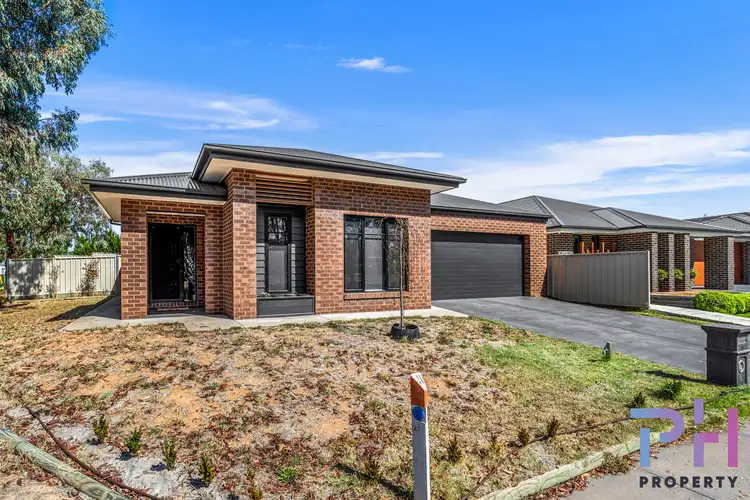 16 Park Village Terrace, Strathfieldsaye VIC 3551