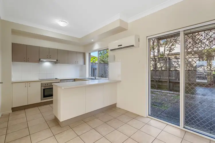 Fifth view of Homely townhouse listing, 8/11 Pyranees Street, Calamvale QLD 4116