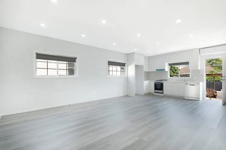 38 Bennalong Street