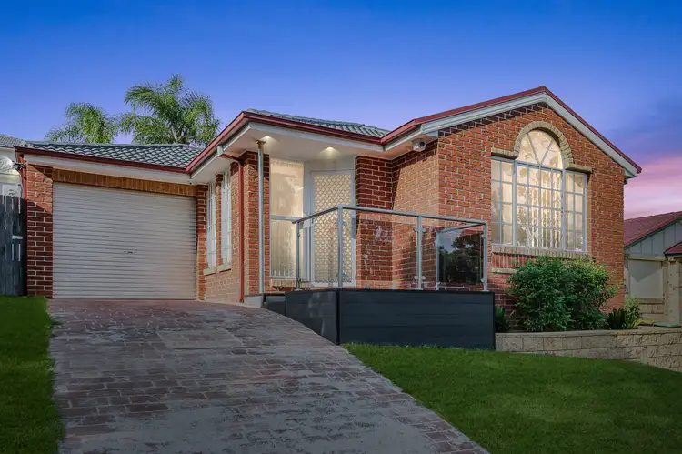 6 Ian Place, Casula NSW 2170