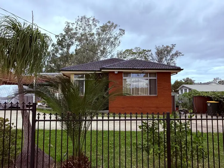 22 Tallawarra Road, Leumeah NSW 2560