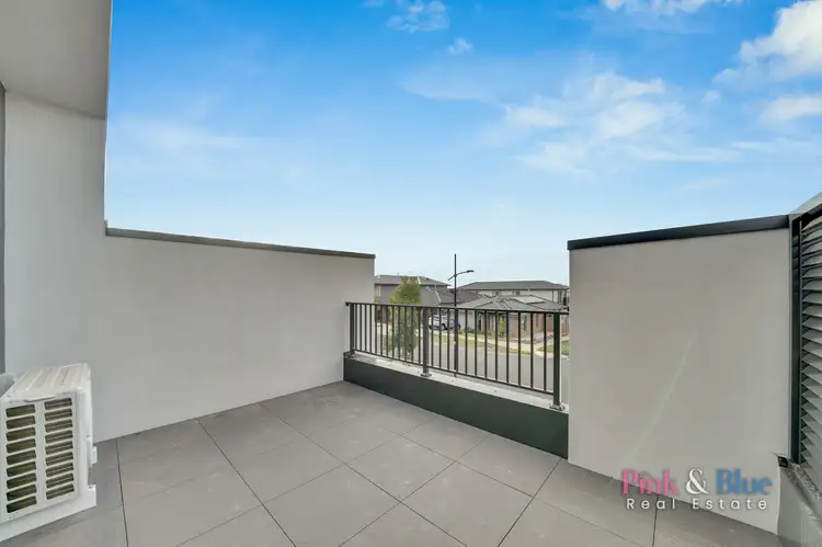 26 Elliottdale Walk, Rockbank VIC 3335