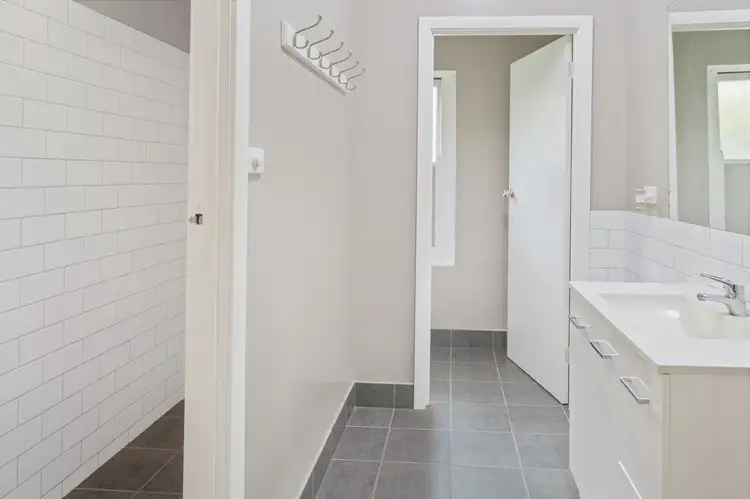 Third view of Homely studio listing, 10/320 David Street, South Albury NSW 2640