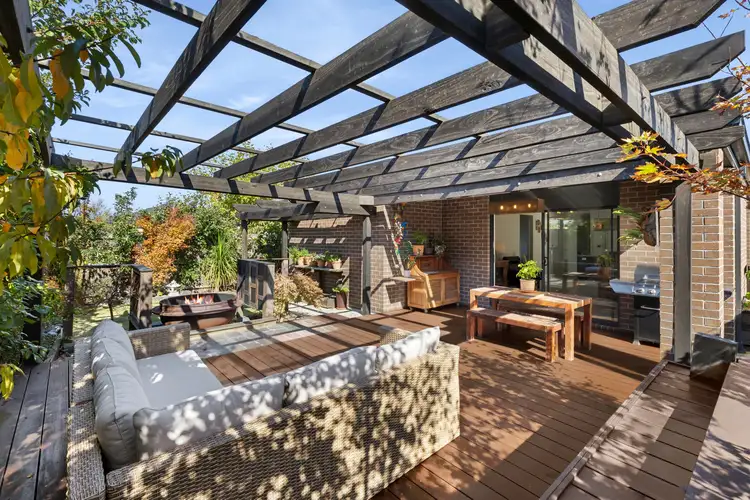 2 Neville Drive, Armstrong Creek VIC 3217