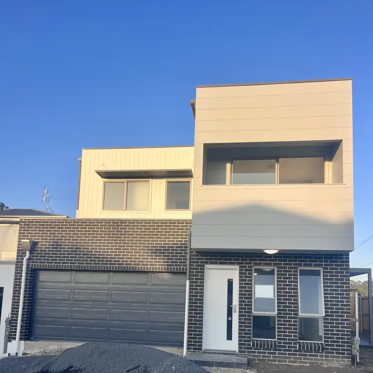 DOUBLE GARAGE I TORRENCE TITLE 3 BEDDER HOME, Riverstone NSW 2765