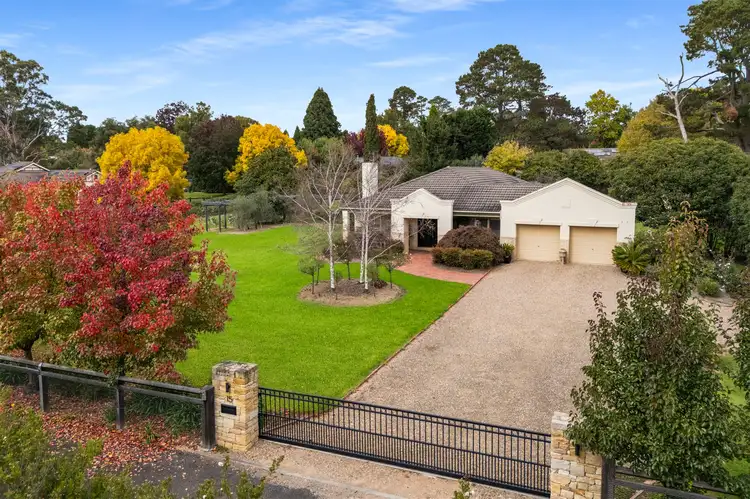 15 Stratford Way, Burradoo NSW 2576