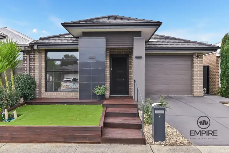 7 Mill Circuit, Clyde North VIC 3978
