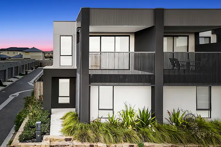 5 Gudali Walk, Clyde North VIC 3978