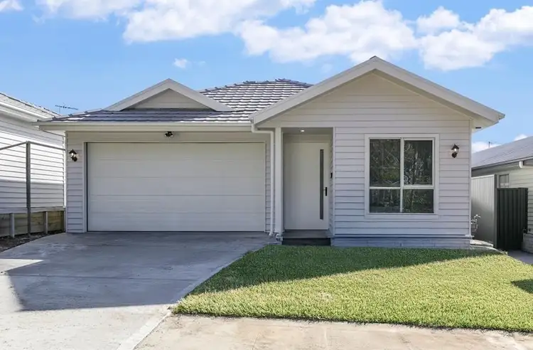 61 Bronzewing Street, Tahmoor NSW 2573