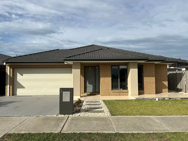 5 Castra Avenue