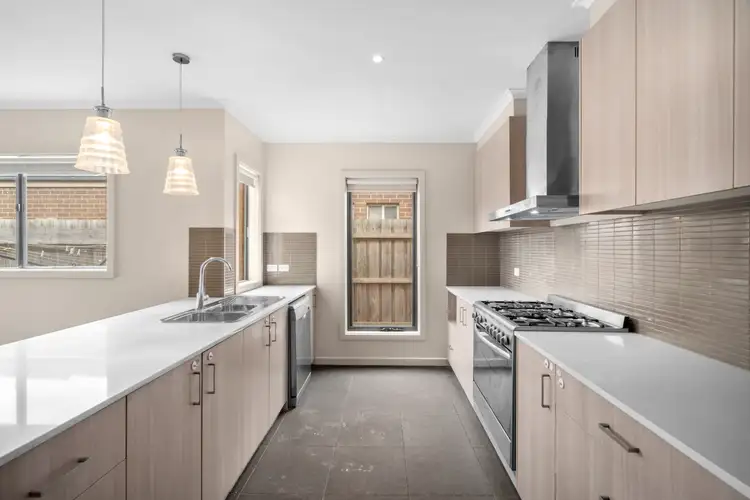 Fifth view of Homely house listing, 40 Heather Grove, Cranbourne East VIC 3977