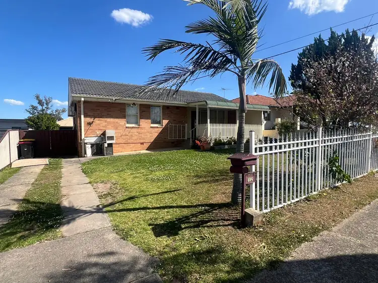 12 Clingan Avenue, Lurnea NSW 2170
