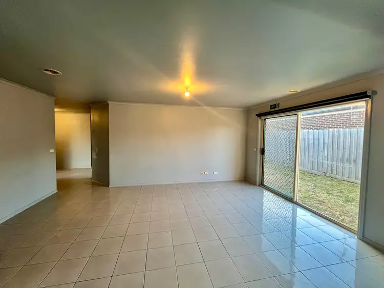 Fifth view of Homely house listing, 2 REDFERN WAY, Pakenham VIC 3810