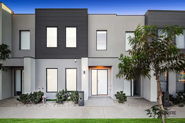 9 Zagros Street, Clyde North VIC 3978