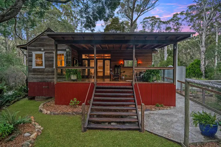 16 Hills Road, Blackwood VIC 3458