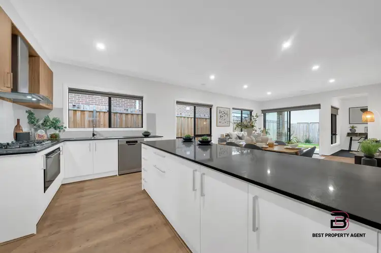 64 Taranaki Circuit, Clyde North VIC 3978