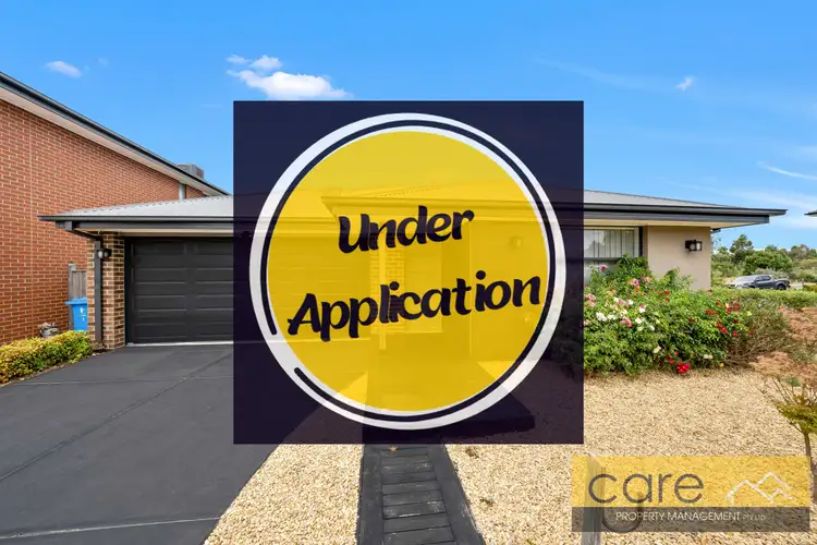 7 Dixon Grove, Cranbourne West VIC 3977