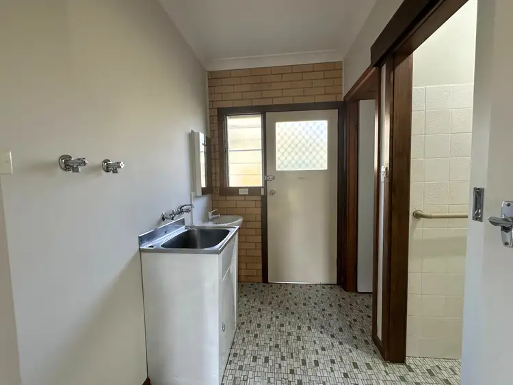 Fifth view of Homely unit listing, 4/18A SCHUBERT CRESCENT, Wodonga VIC 3690