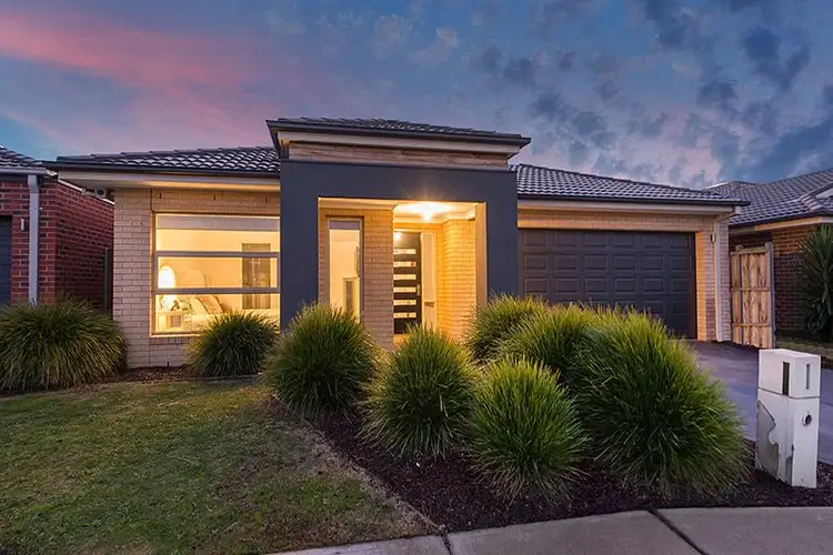 83 John Russell Road, Cranbourne West VIC 3977