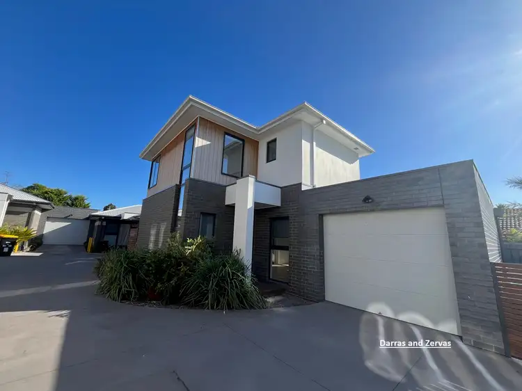 8 Pineios Place, Springvale South VIC 3172