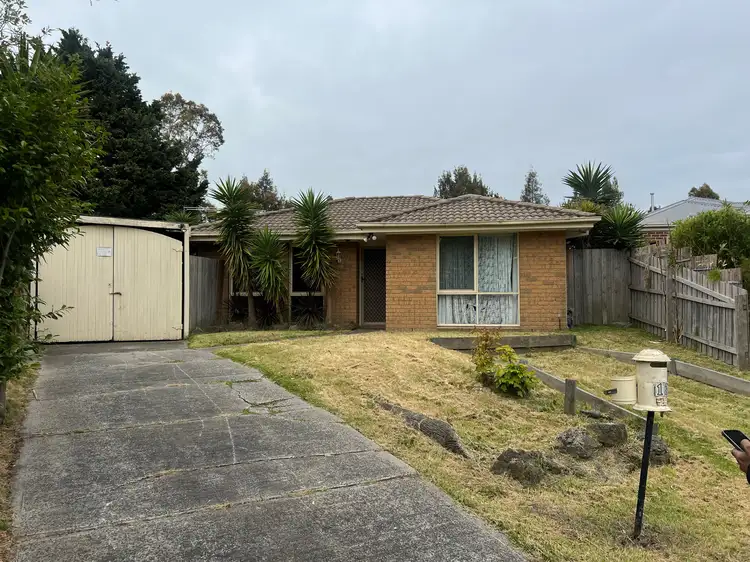 13 Rowen Court, Cranbourne North VIC 3977