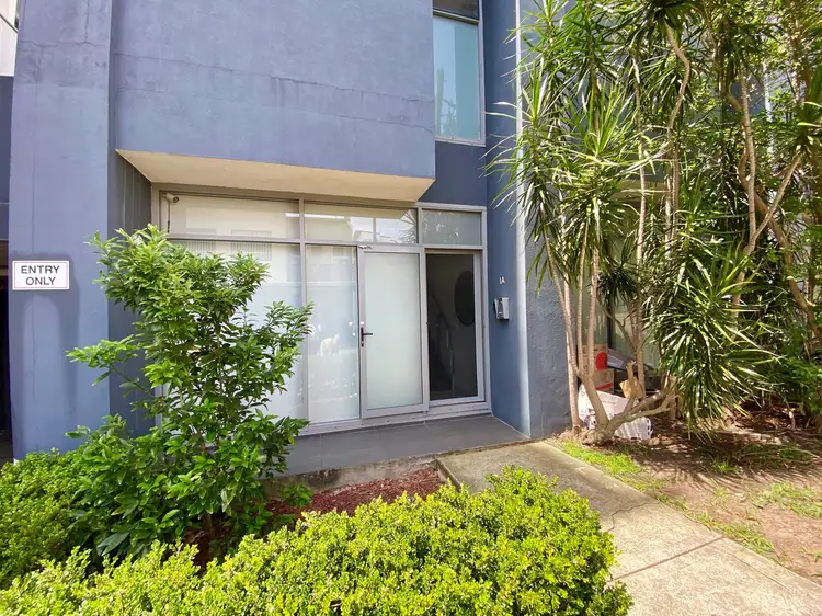 1A Pitt  Lane