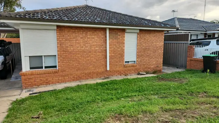 42 Hillview Parade, Lurnea NSW 2170