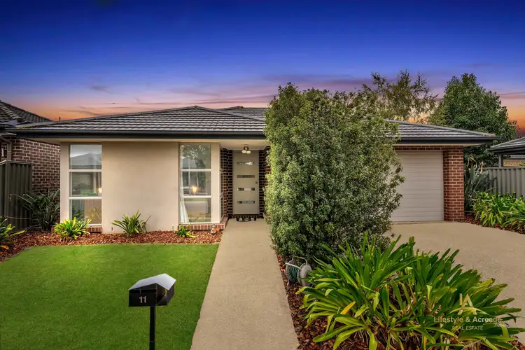 11 Cortula Road, Cranbourne East VIC 3977