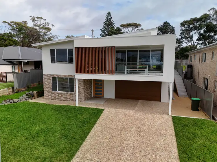 4 Silk Crescent, Diamond Beach NSW 2430
