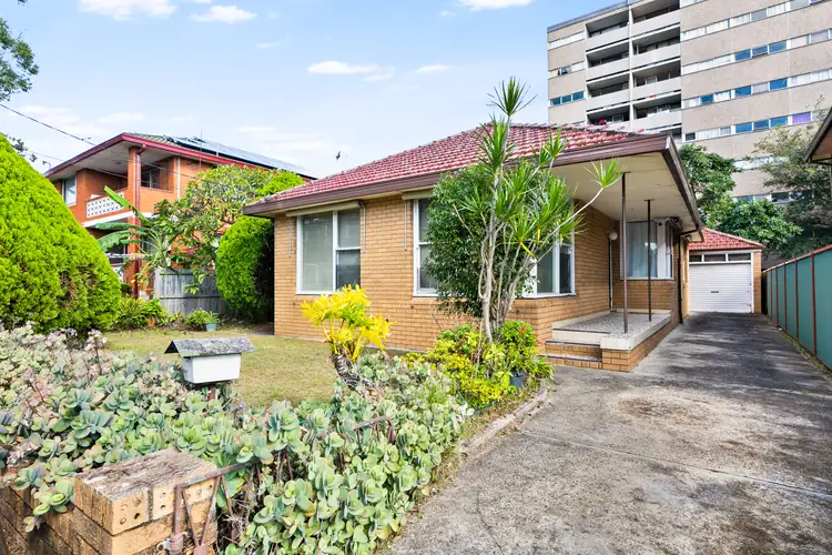 14 Mascot Drive, Eastlakes NSW 2018