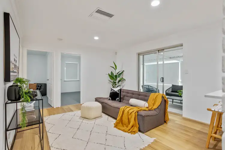 Sixth view of Homely house listing, 17 Glenhurst Court, Camillo WA 6111
