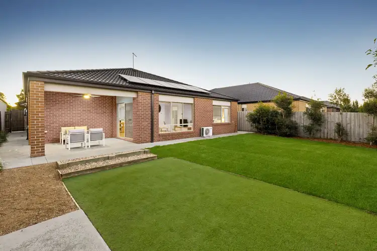 25 Burgess Avenue, Armstrong Creek VIC 3217