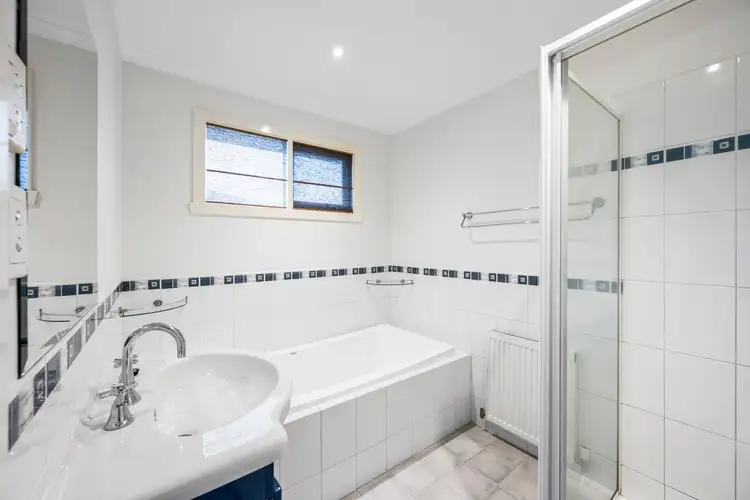 Sixth view of Homely house listing, 17 Kinkead Crescent, Endeavour Hills VIC 3802