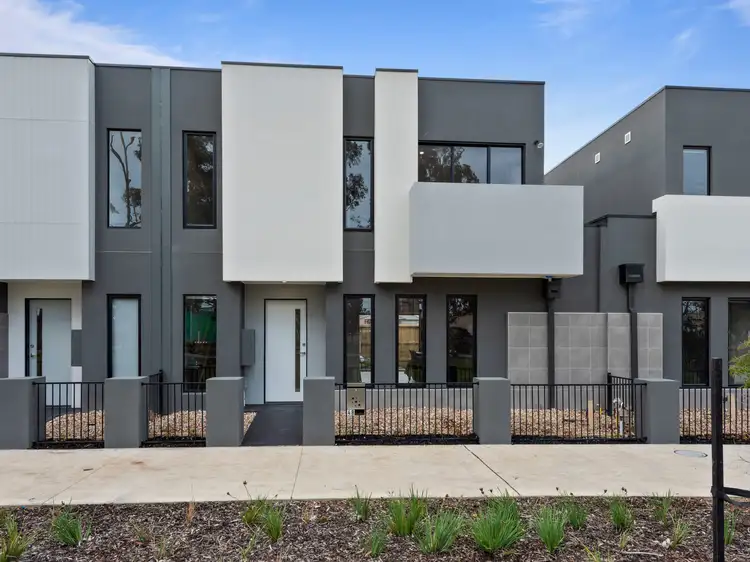 52 Titan Lodge Walk, Pakenham VIC 3810