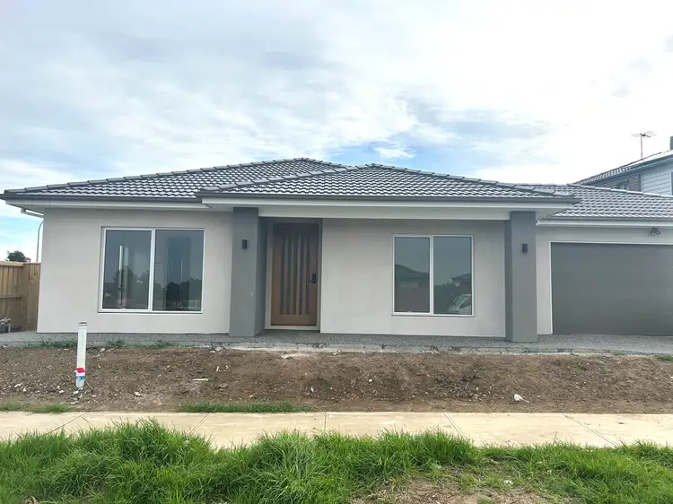 1 Gecko Crescent, Clyde North VIC 3978