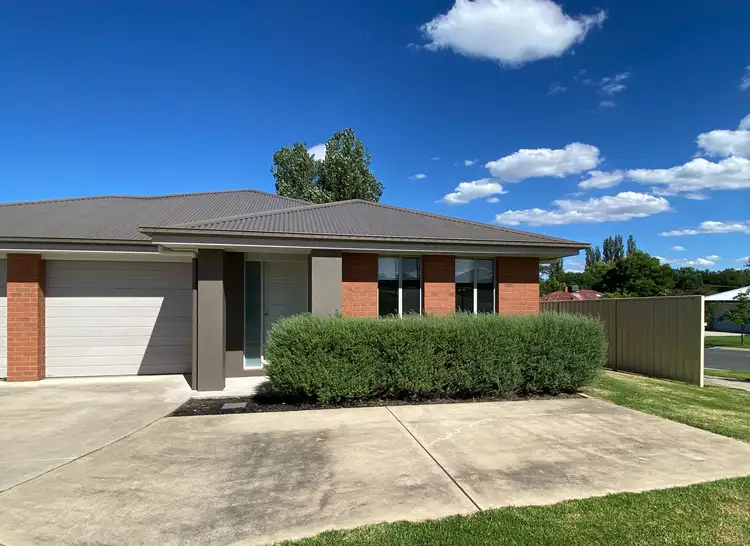 2a Royce Crescent, Lavington NSW 2641