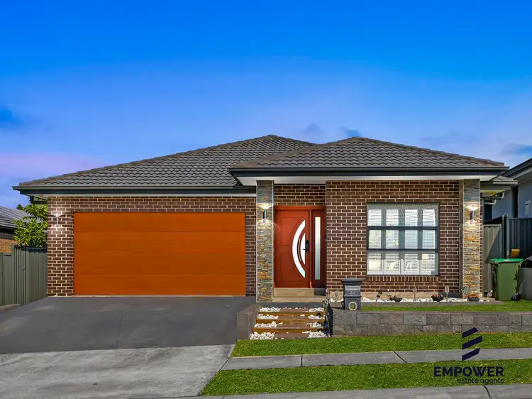 37 Crowley Boulevard, Claymore NSW 2559