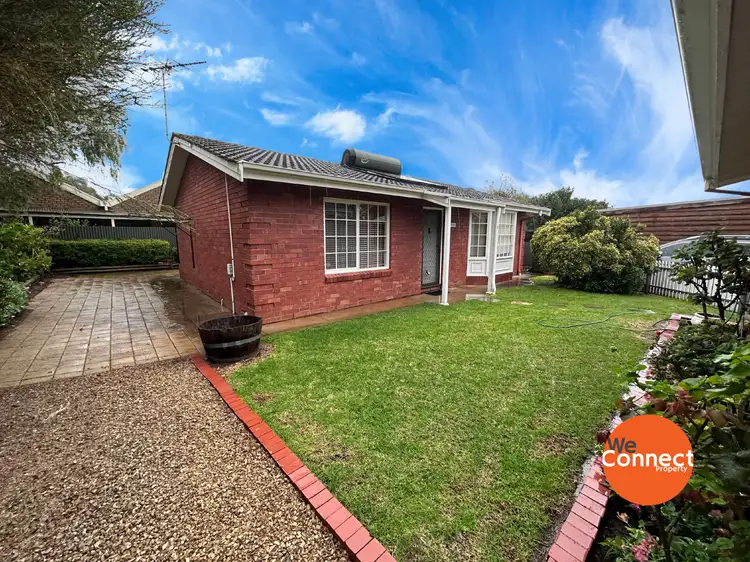 6 Saint Lukes Street