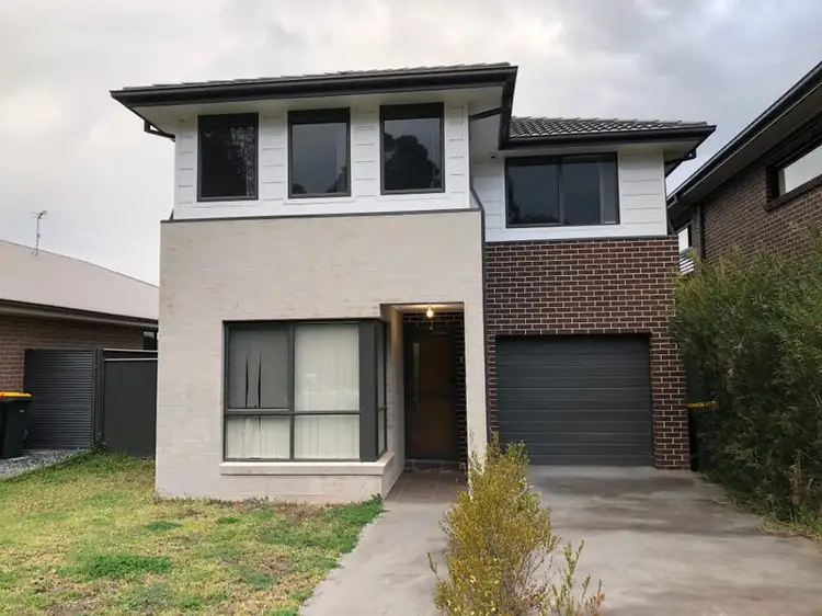 32 Liddiard Street, Ropes Crossing NSW 2760