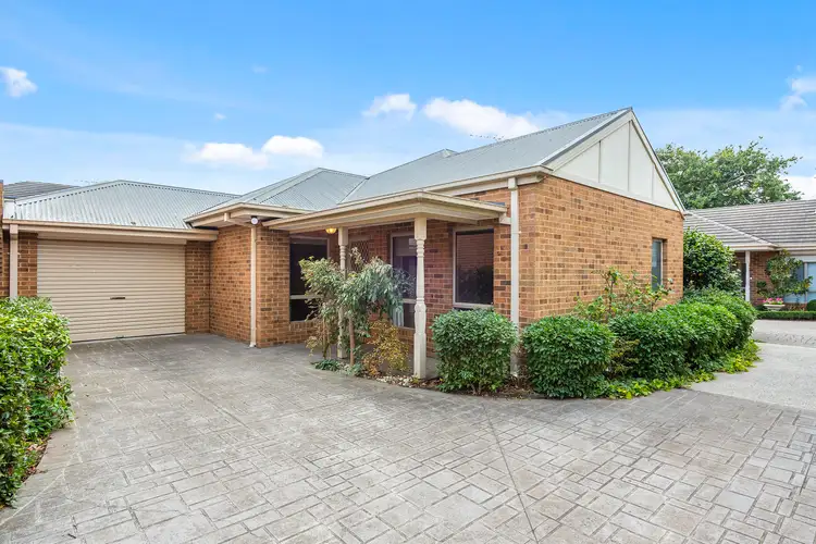 unit 2/15-17 Rodney Street, Gisborne VIC 3437