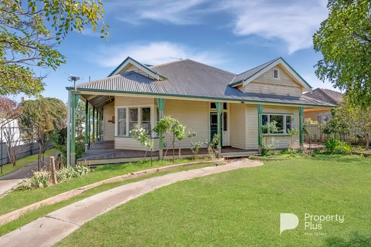 8 Waugh Street, Charlton VIC 3525