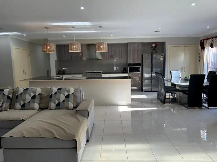 Fifth view of Homely house listing, 31 Winchcombe Way, Cranbourne North VIC 3977