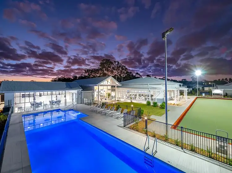 8 Gull Way, Urangan QLD 4655