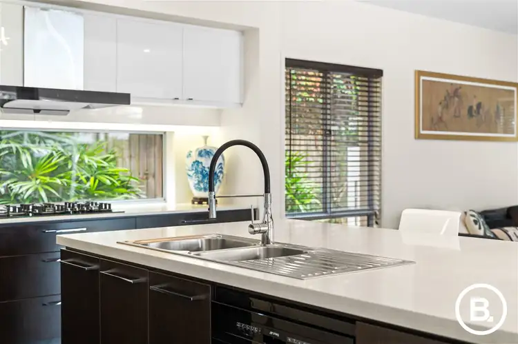 Sixth view of Homely house listing, 118 ridgeview st, Carindale QLD 4152