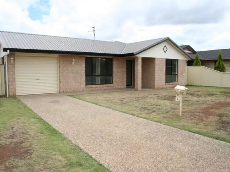 10 Cass Court, Oakey QLD 4401