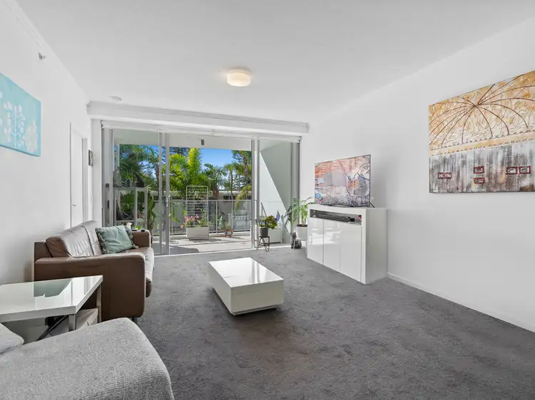 13/25 Surf Parade, Broadbeach QLD 4218