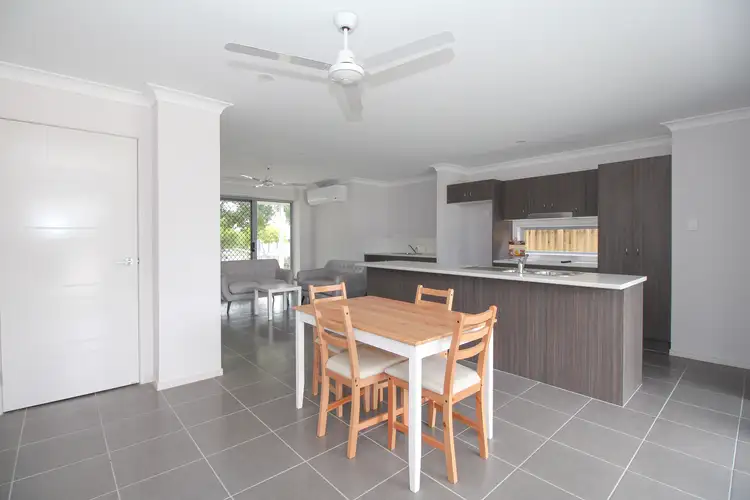 unit 2/25 Saint Andrews Drive, Leichhardt QLD 4305