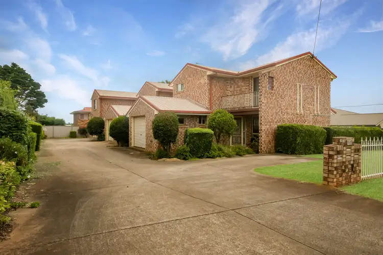 Unit 2/517 Hume Street, North Toowoomba QLD 4350