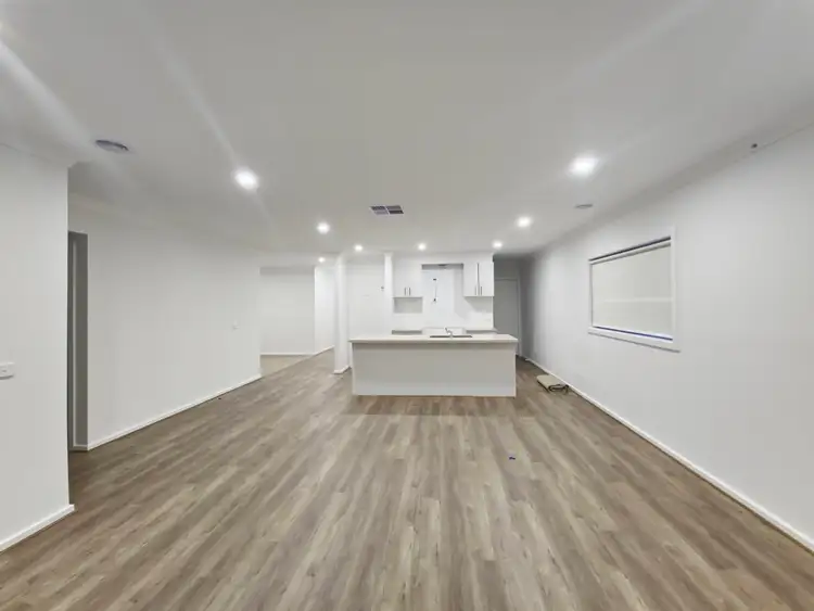 Fifth view of Homely house listing, 7 Westcape Drive, Wollert VIC 3750