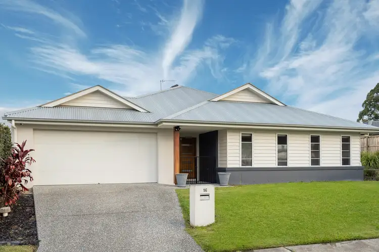 16 Roseapple Circuit, Oxenford QLD 4210